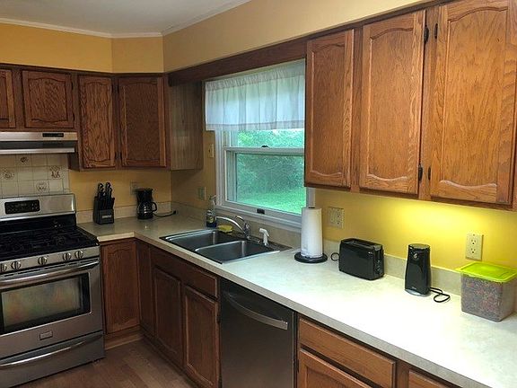 5th image of 7 Knollwood Dr