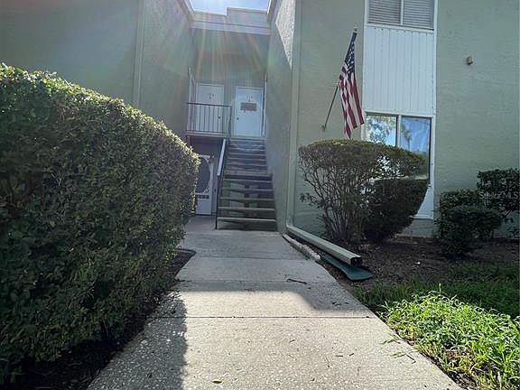 2nd image of 586 Bahia Cir #B