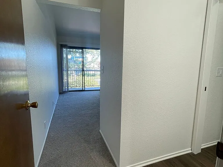 720 Sunrise Ave — Photo 18