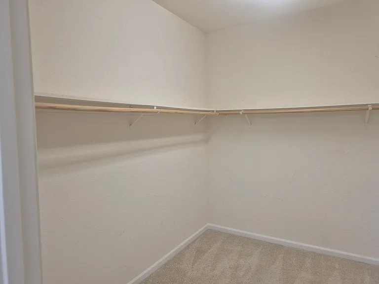 5040 Kankakee Dr — Photo 24