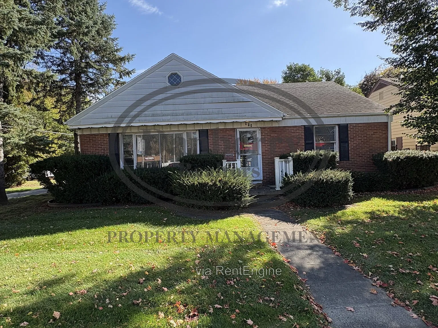 3 bed, 1.0 bath, 1700 sqft, $1,495 — Photo 1