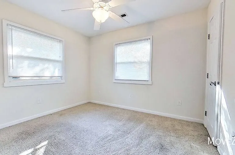412 S Kerr Ave — Photo 13