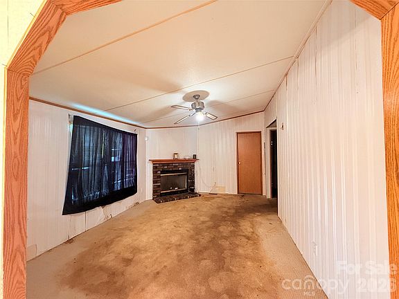 4th image of 1796 Deaton Dr