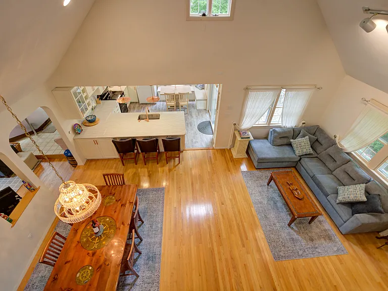 90 Chestnut Rd — Photo 37