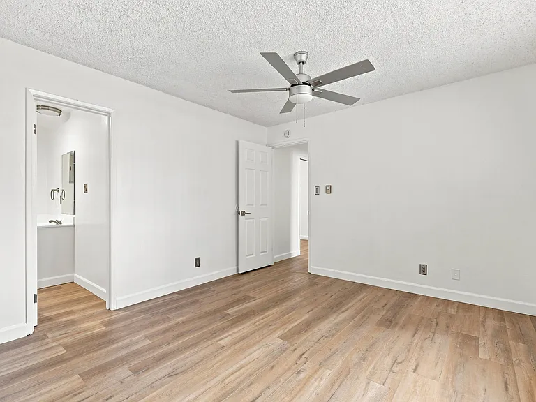 540-600 W Channel Islands Blvd #1 — Photo 25