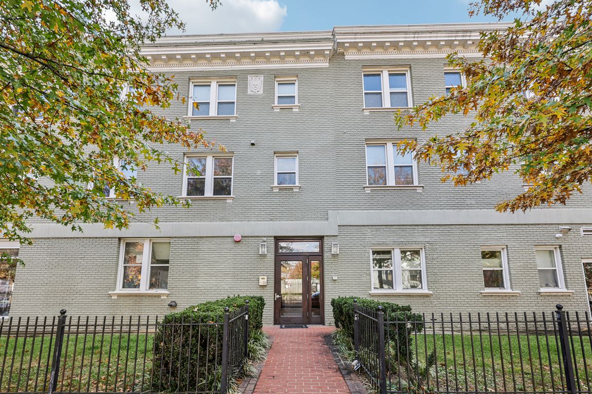 Longfellow St-S0411-001.jpg