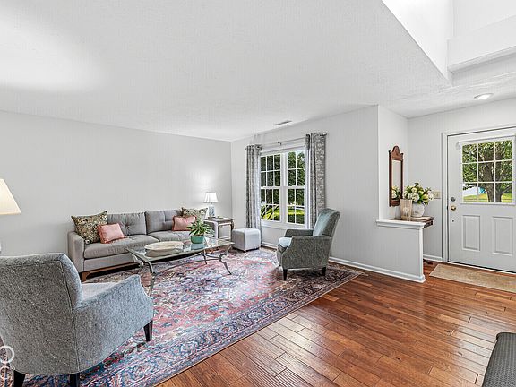 3rd image of 11015 Rutgers Ln