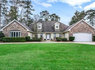 137 Fontainbleau Dr, Mandeville, LA 70471