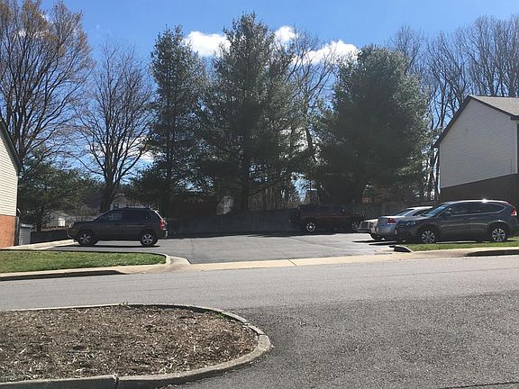 3rd image of 125 Franklin Parke Ct