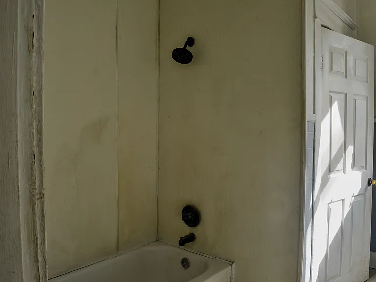 2416 Highland Ave — Photo 8