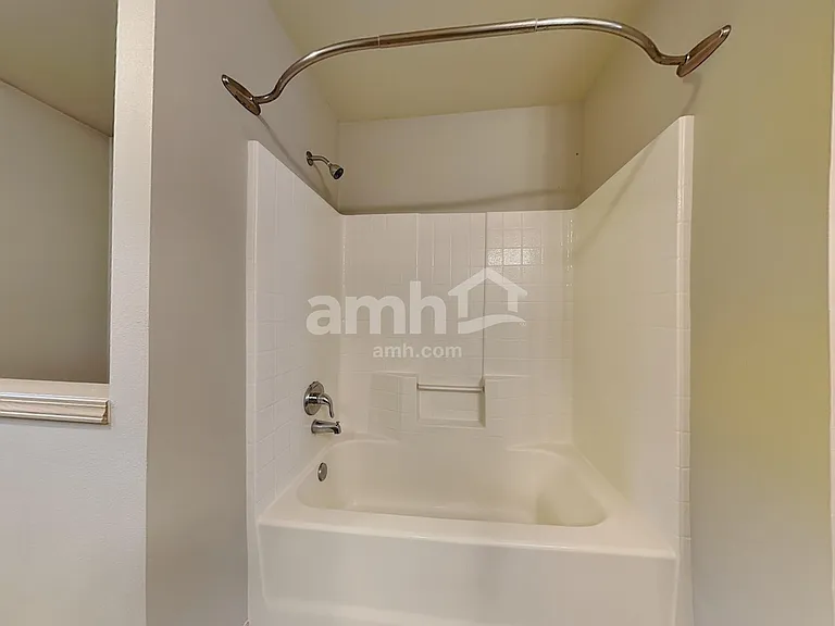 9523 187th St E — Photo 15