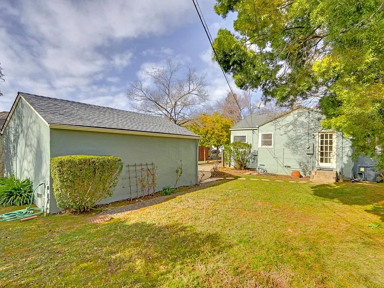 5228 G St — Photo 32