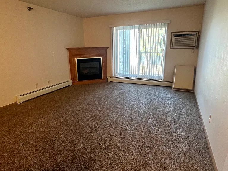 Whispering Heights Apartments — Photo 10