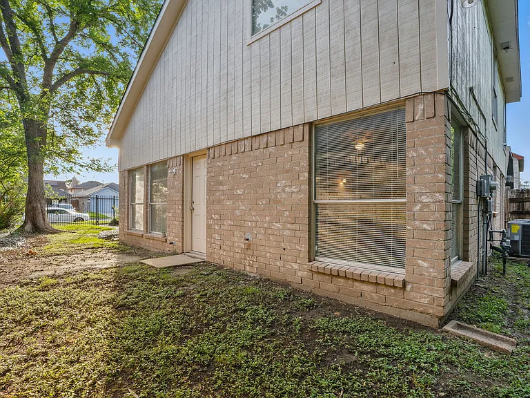8530 Scenic Green Dr — Photo 24