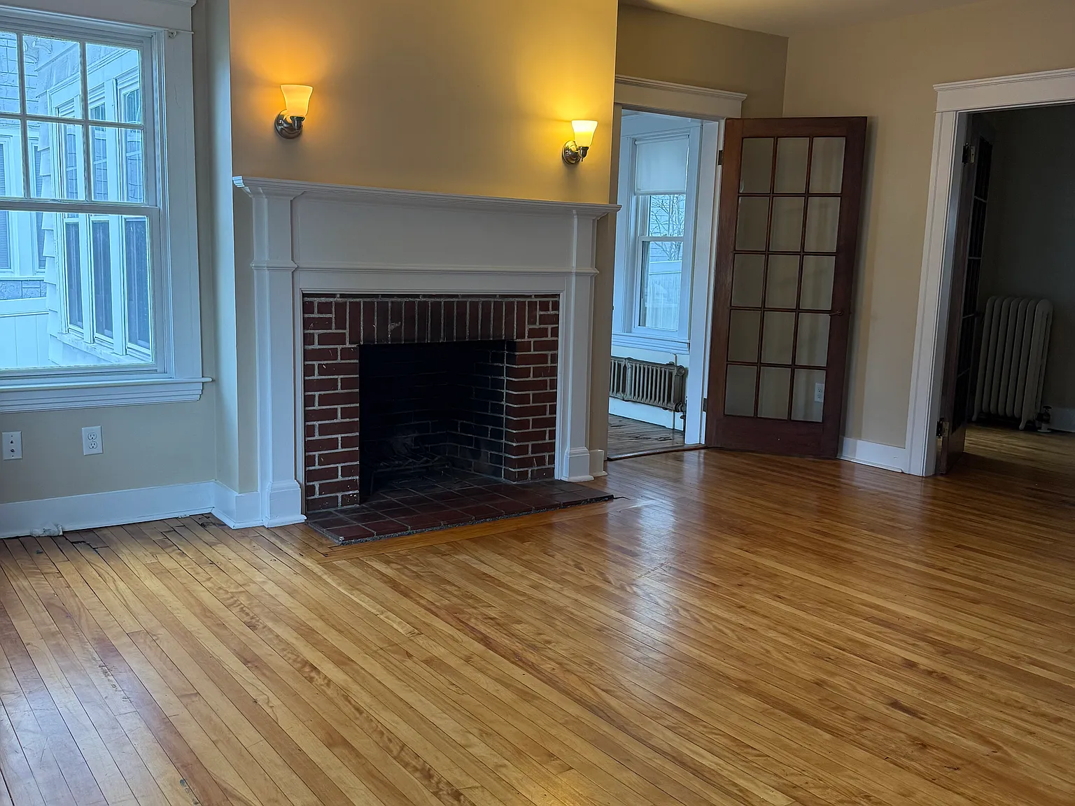 5 bed, 2.5 bath, 1980 sqft, $4,000 — Photo 2