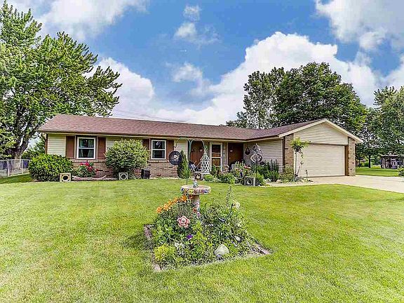 2nd image of 611 Greenbriar Dr