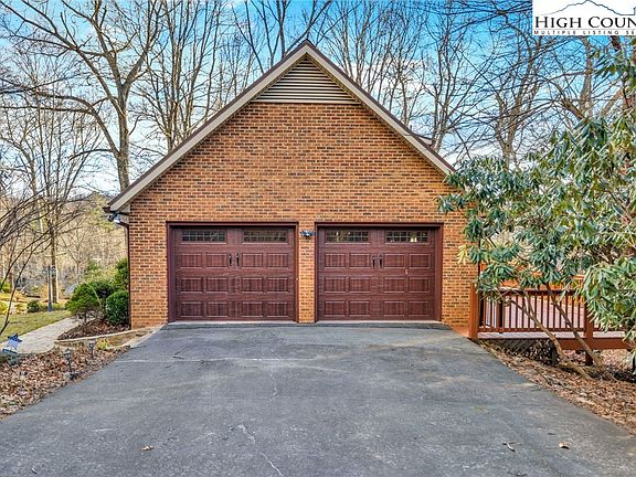 4th image of 112 Walnut Lane