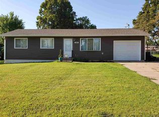 208 Meadow Ln, Norfolk, NE 68701