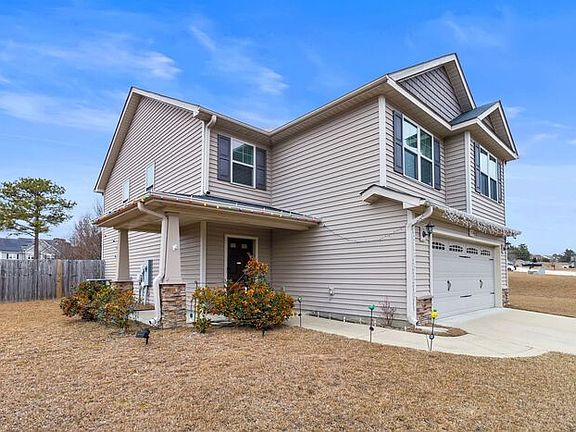 3rd image of 350 New Castle Ln