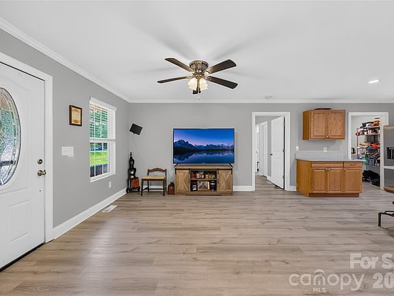 3rd image of 1029 Alexis High Shoals Rd
