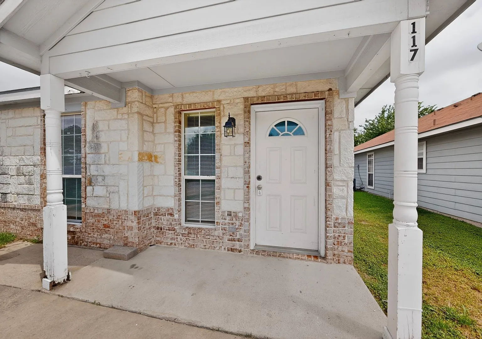 Open-Concept Living with Private Backyard Retreat in a Move-In Ready 3 Bedroom Home — Photo 3