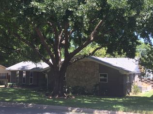 1136 Trailwood Dr, Hurst, TX 76053