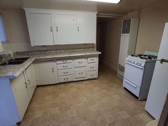 2nd image of 1548 Elizabeth Ave APT 4
