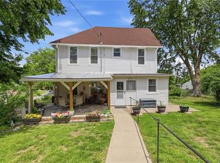 1025 Ironmoulders St, Leavenworth, KS 66048