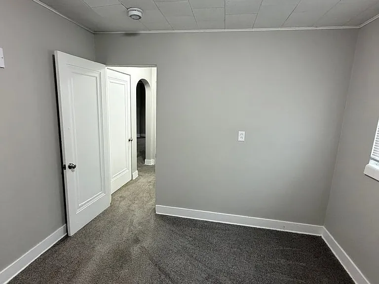 1913 Stirling Ave — Photo 20
