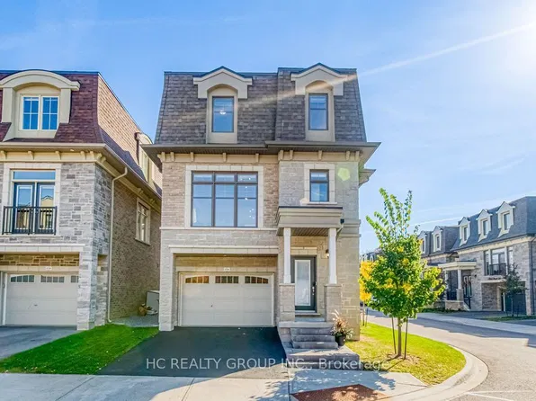 2130 Royal Gala Cir, Mississauga, ON L4Y 0H2