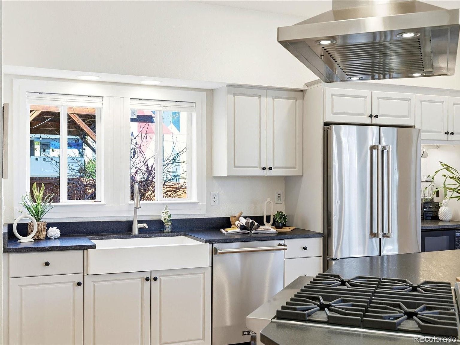 1346 Steele Street - Photo 6