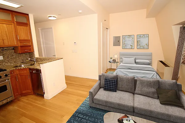 Rented by Oxford Property Group | media 10