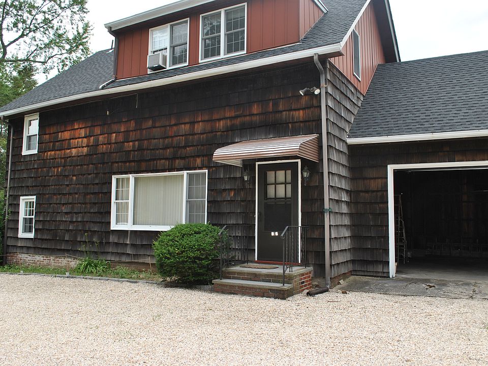 1st image of 150 Hegemans Ln