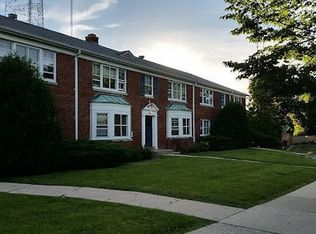 Ardmore Terrace, Milwaukee, WI 53211