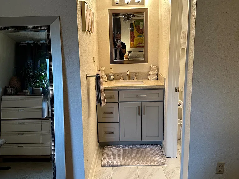2255 Saint Charles Ave #208 — Photo 8