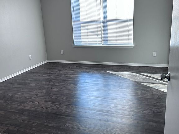 5th image of 1604 W McIntyre St APT 4