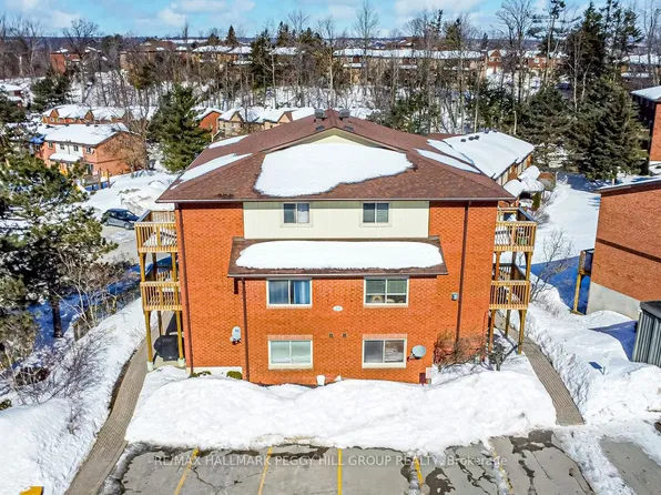22 Meadow Ln #8, Barrie, ON L4N 7K2