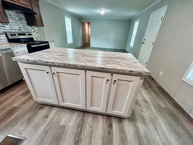 Hickory Knoll — Photo 24