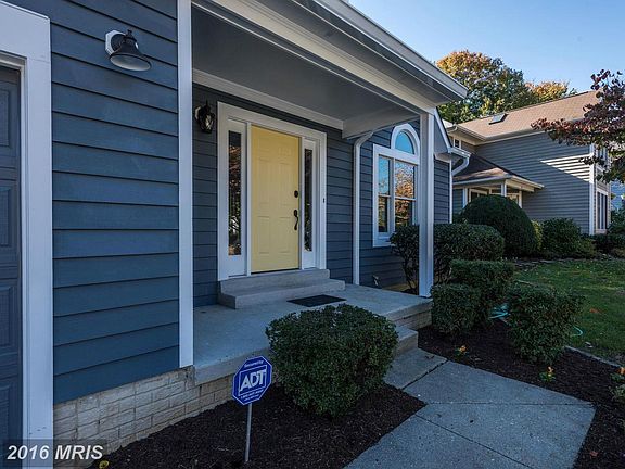 3rd image of 909 Berwick Dr