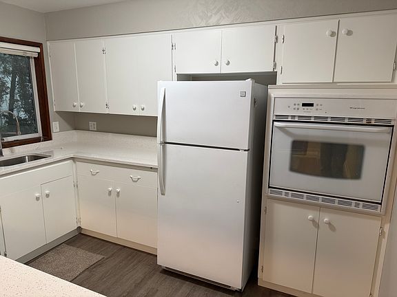5th image of 15058 Boones Way