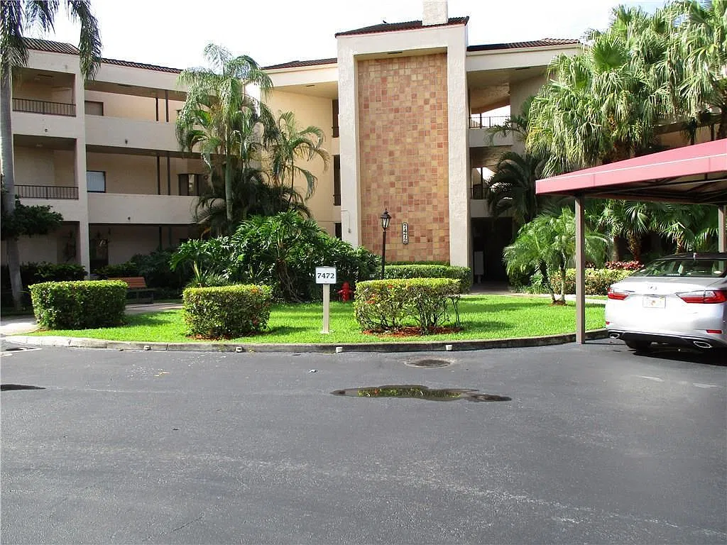 2 bed, 2.0 bath, 1323 sqft, $2,600 — Photo 1