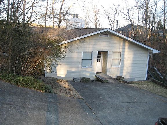 2nd image of 1000 Berkley Dr
