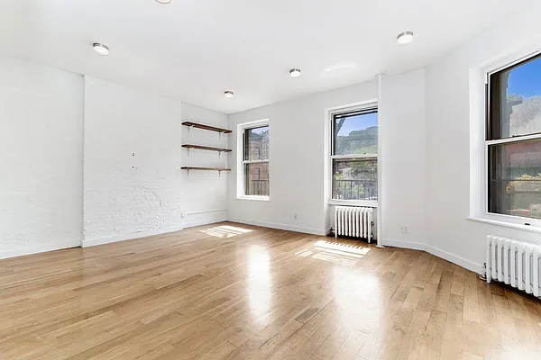 Rented by REAL New York | media 11