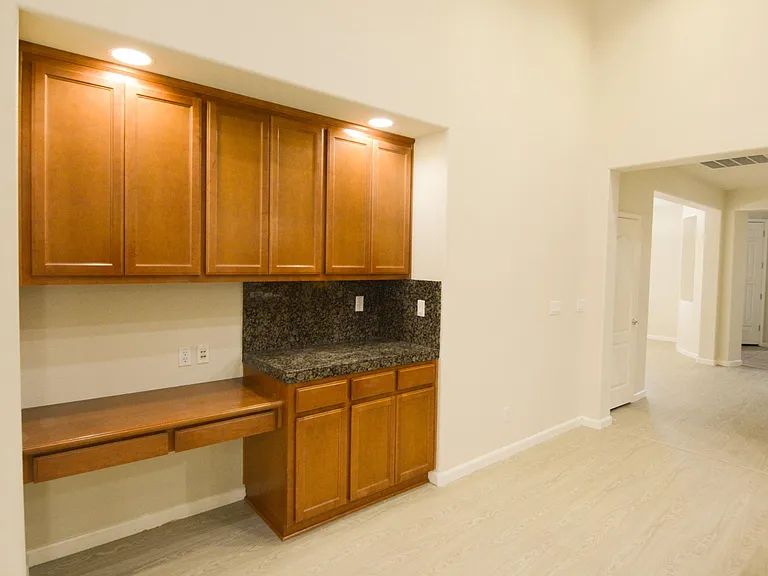 811 Ellerbrook St — Photo 15