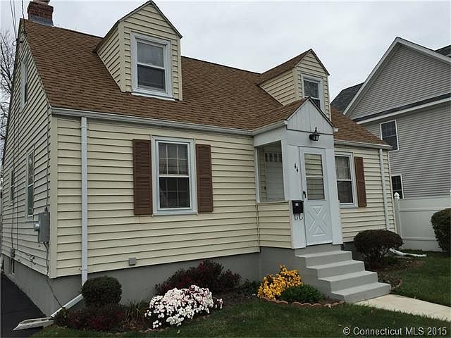 IMMACULATE 6 ROOM CAPE, MOV...