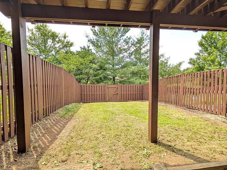 211 Shirley Sq SE — Photo 50
