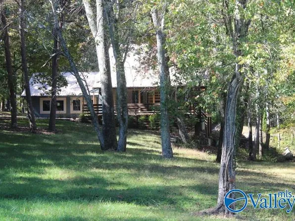 104 Bear Creek Rd SE, Fort Payne, AL 35967