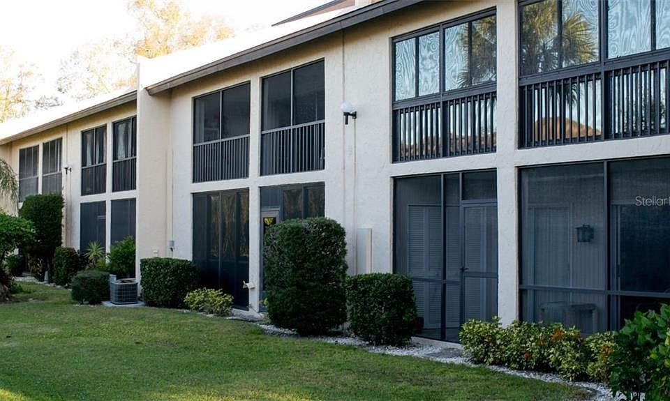 1st image of 2564 Clubhouse Cir Unit 204
