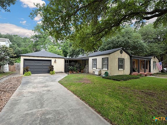 4th image of 434 N Milam St