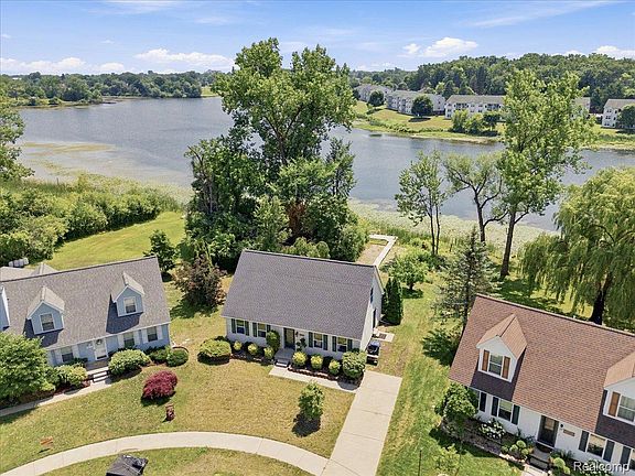 5th image of 879 Barren Oaks Dr